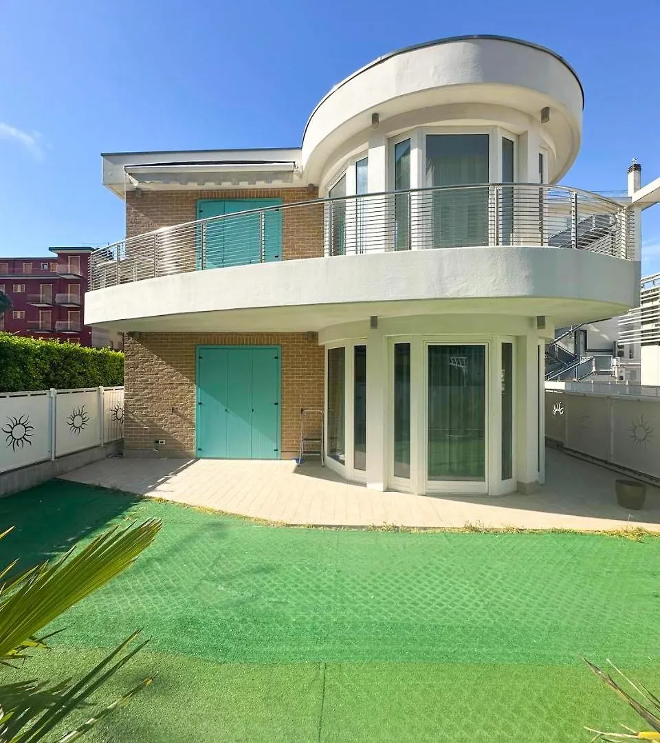 Apartment Villa Renzo- Parcheggio E Giardino Privati A Pochi Passi Dal Mare Lido di Jesolo Italy