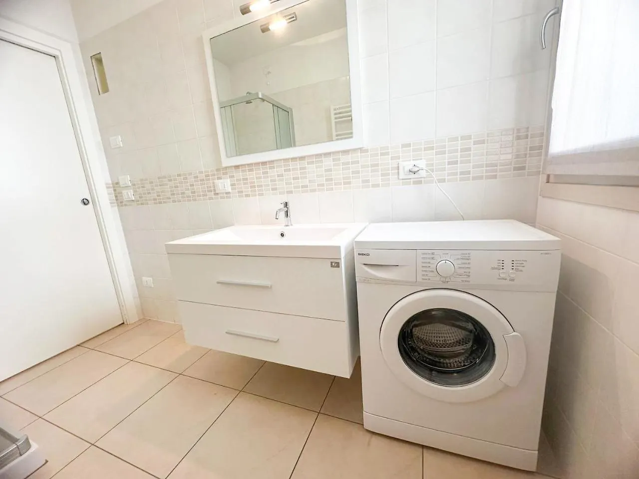 Villa Renzo- Parcheggio E Giardino Privati A Pochi Passi Dal Mare Lido di Jesolo Apartment