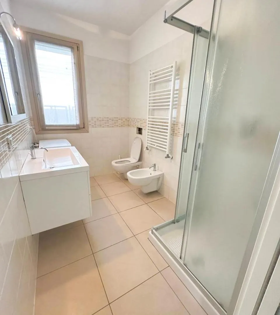 Villa Renzo- Parcheggio E Giardino Privati A Pochi Passi Dal Mare Lido di Jesolo